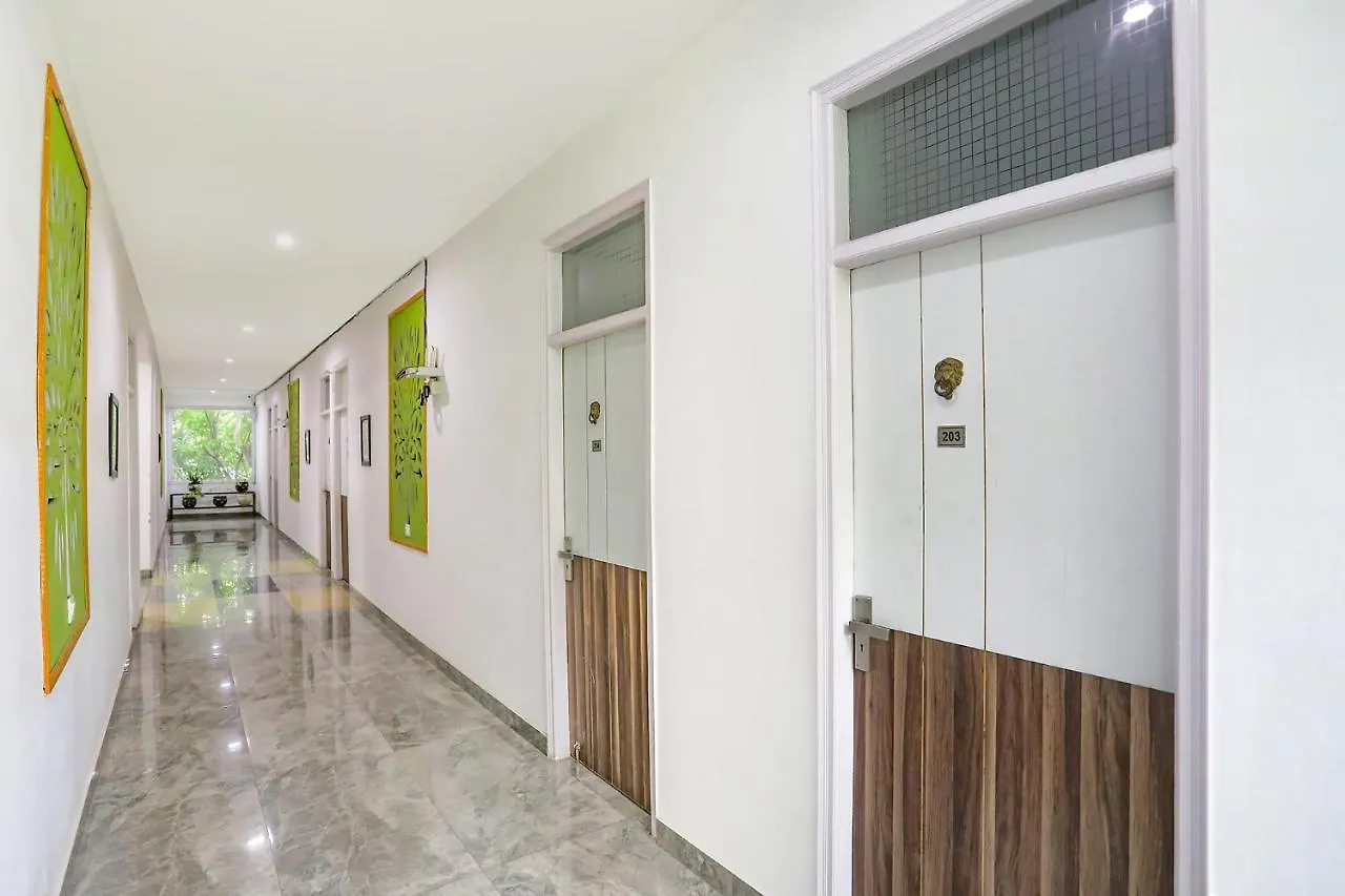 *** Hotel Fabhotel Aravali Suites Gurgaon India
