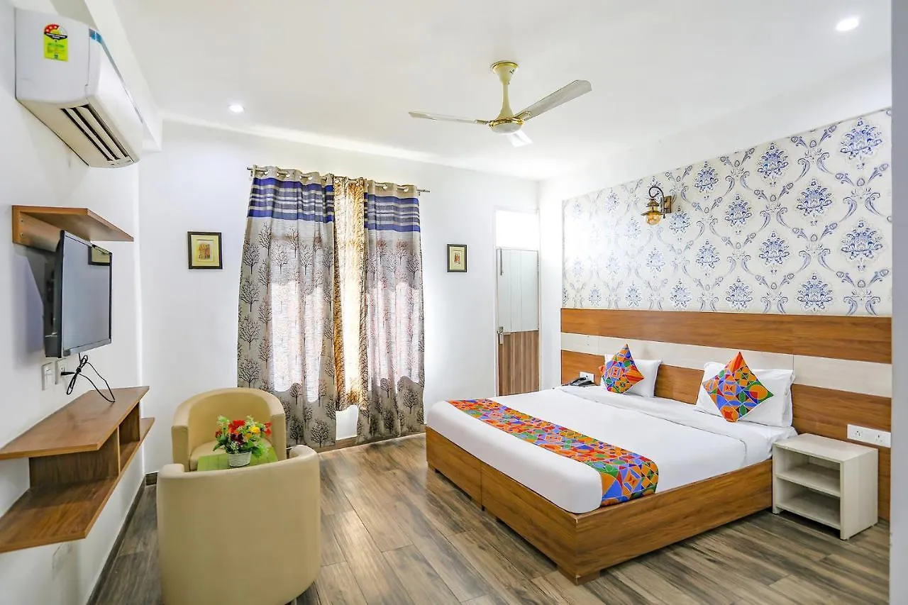 Fabhotel Aravali Suites Gurgaon 3*,  India